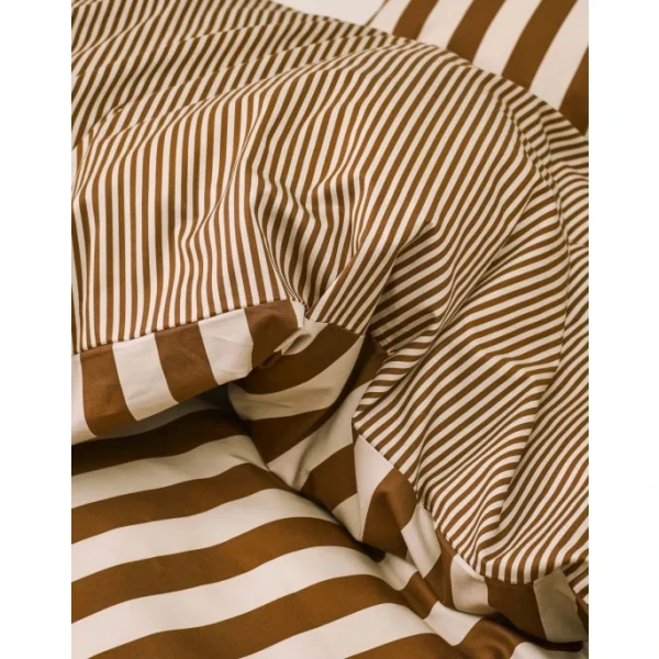 Marc O’Polo Classic Stripe Bettwäsche-Set – 135×200 / 80×80 Cm – Toffee Brown 3